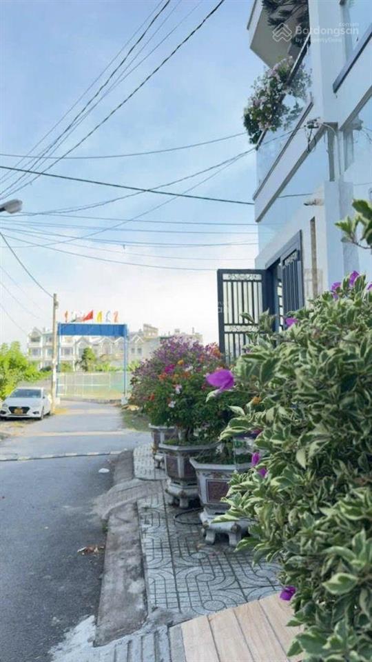 Nhà phố 4 tầnghẻm 6m5pntrước nhà có khuôn viênhtpnhà bènhỉnh 7 tỷ
