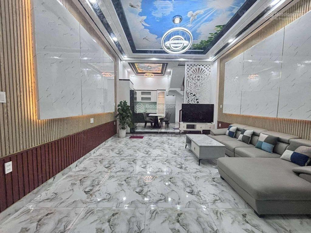Nhà phố 4 tầnghẻm 6m5pntrước nhà có khuôn viênhtpnhà bènhỉnh 7 tỷ