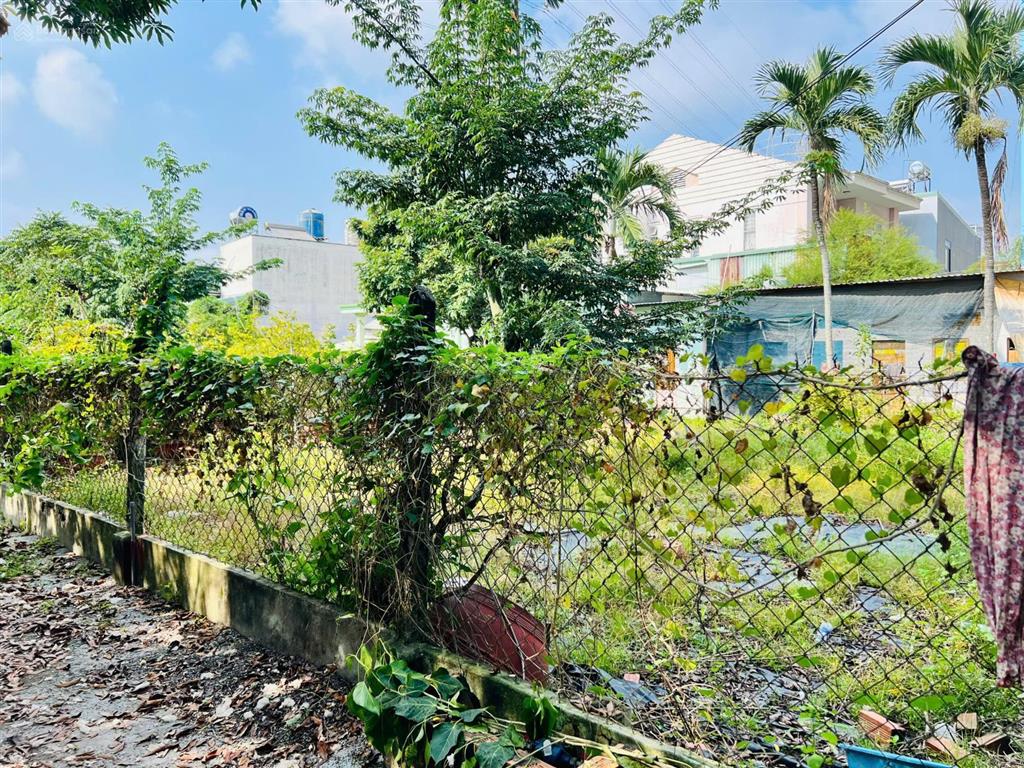 Lô đất hiếm. bán nhanh lô đất hẻm xe hơi đường 14 phước bình. 68m2 chỉ 4 ty5