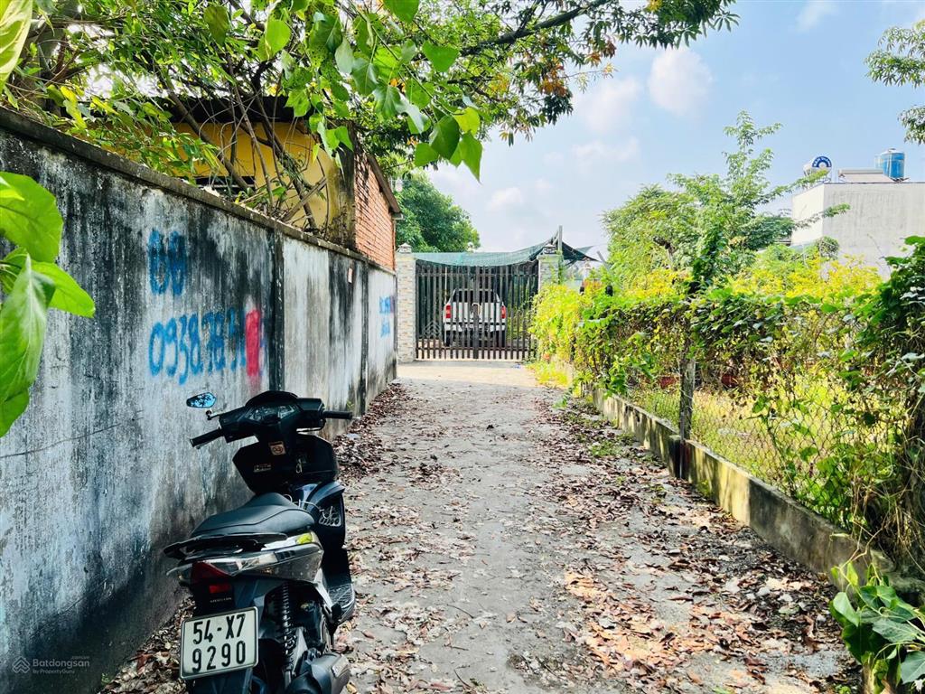 Lô đất hiếm. bán nhanh lô đất hẻm xe hơi đường 14 phước bình. 68m2 chỉ 4 ty5