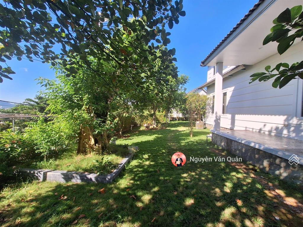 Siêu phẩm! biệt thự 500m2 săn nhà, 3 mặt tiền, view ra hồ giá 5.x tỷ tại trung tâm lương sơn
