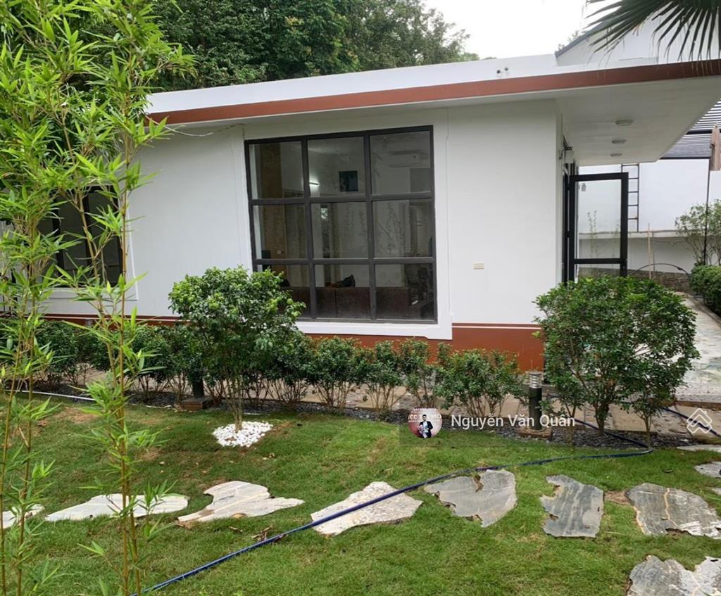 Chính chủ cần bán biệt thự 450m2 sẵn khuôn viên nhà đẹp, gần hồ giá 4.x tỷ