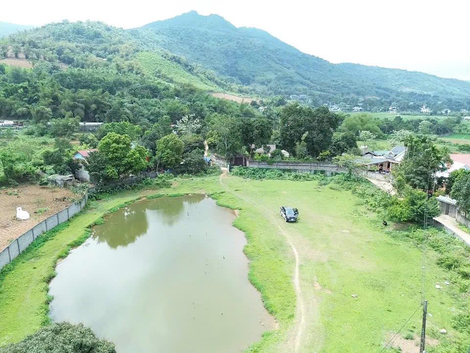 Nhỉnh 3 triệu! đất đẹp, view đồi núi, trung tâm lương sơn, đường chạy vòng quanh, cách big c 37km.