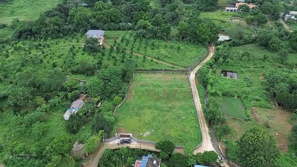 Lô góc! giáp suối to đẹp! view núi! lô 2750m2 tại lương sơn, giá chỉ 2.x triệu 1m2.  0988 112 ***