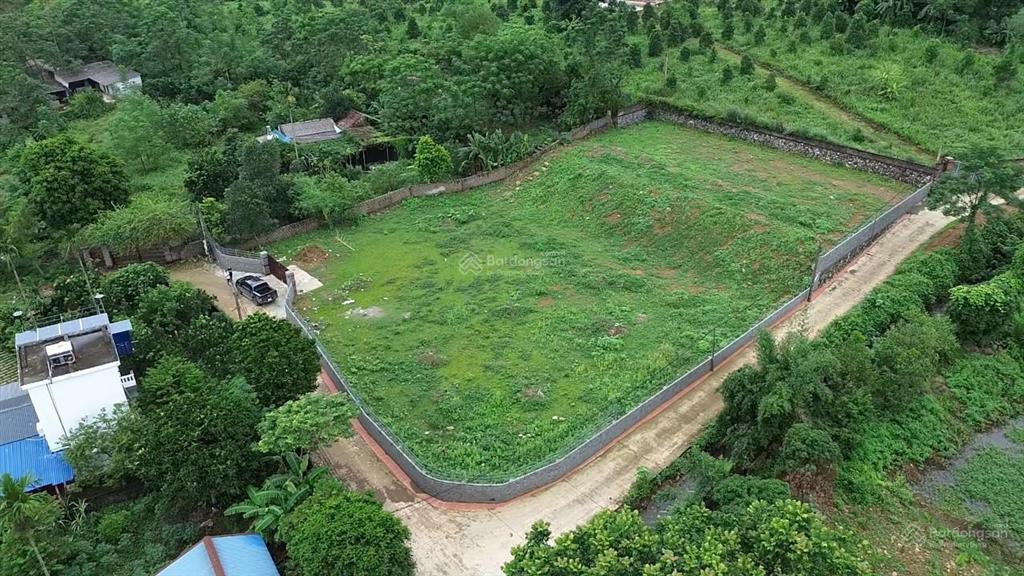 Lô góc! giáp suối to đẹp! view núi! lô 2750m2 tại lương sơn, giá chỉ 2.x triệu 1m2.  0988 112 ***