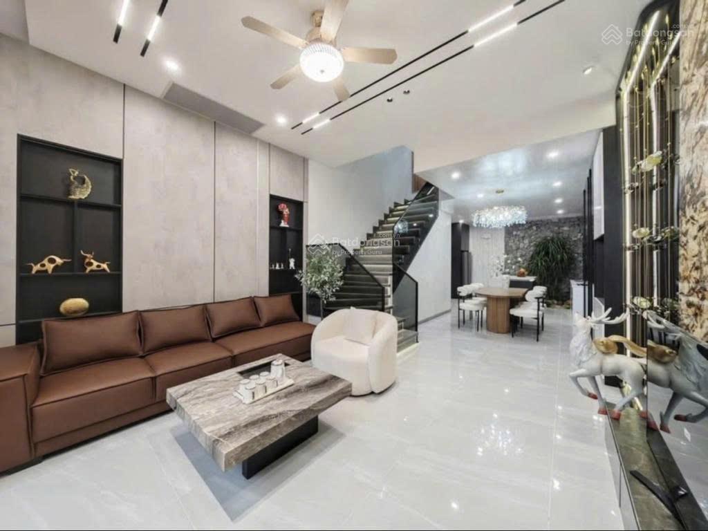 Bán gấp nhà mặt phố quan nhân, ô tô tránh kd, quy hoạch ổn định, 155m2  3.5 tầng, mt 6m, 43 tỷ