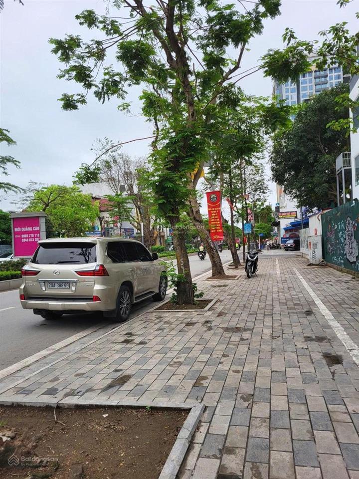 Bán đất mặt phố lạc long quân  tây hồ, 268m2, mt 9.5m, 67 tỷ   0987 104 ***