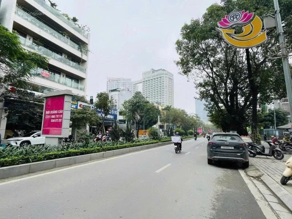 Bán đất mặt phố lạc long quân  tây hồ, 268m2, mt 9.5m, 67 tỷ   0987 104 ***