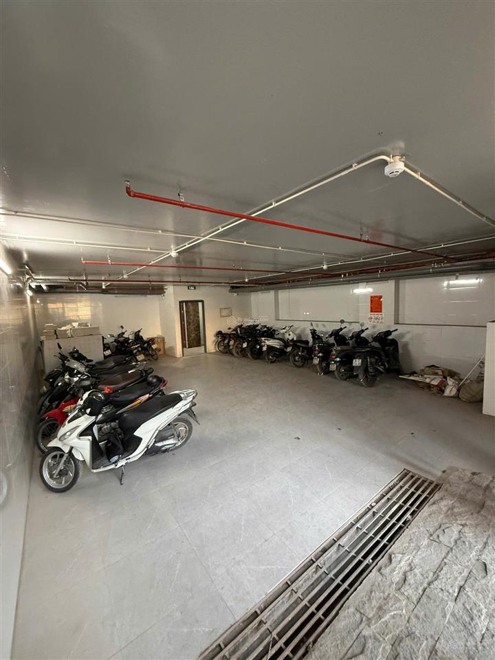 Bán nhanh toà văn tại định công  vđ 2.5, 2 thoáng, 180m2  8 tầng, mt 9m, dt 200 tr/tháng, 80 tỷ