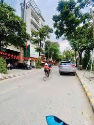 Bán nhanh toà văn tại định công  vđ 2.5, 2 thoáng, 180m2  8 tầng, mt 9m, dt 200 tr/tháng, 80 tỷ