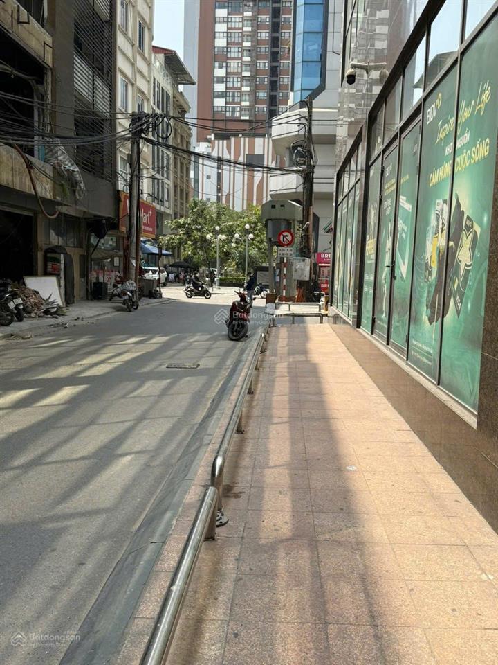 Bán tòa nhà lô góc 9 tầng có hầm, vỉa hè, 2 ô tô tránh phố lê văn lương thanh xuân 120m2, 80 tỷ