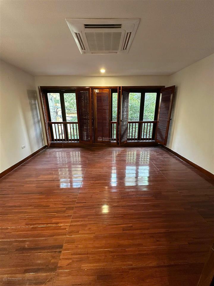 Bán nhà 7 tầng phân lô ô tô tránh, vỉa hè to phố mạc thái tổ cầu giấy dt 60m, mt5m, chào 37 tỷ