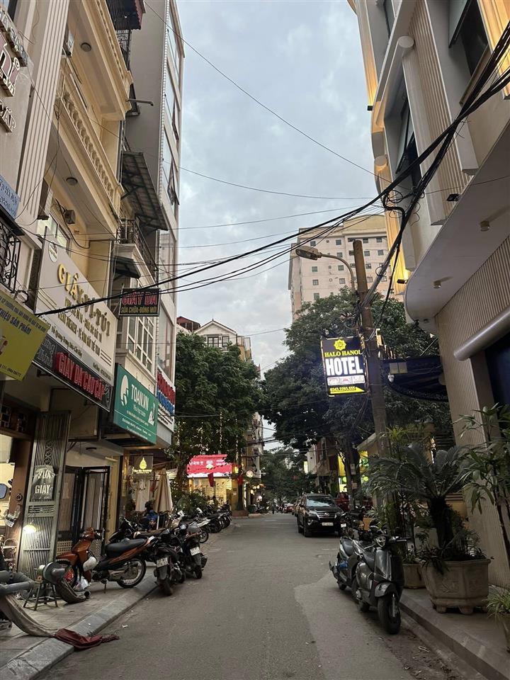 Bán nhà phân lô thang máy siêu đẹp phố đỗ quang  6 tầng, 60m, mt 5.2m, giá 36.6 tỷ