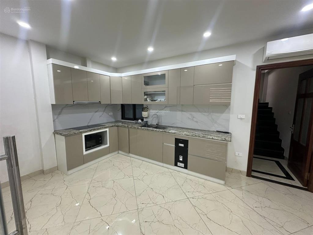 Bán nhà phân lô thang máy siêu đẹp phố đỗ quang  6 tầng, 60m, mt 5.2m, giá 36.6 tỷ