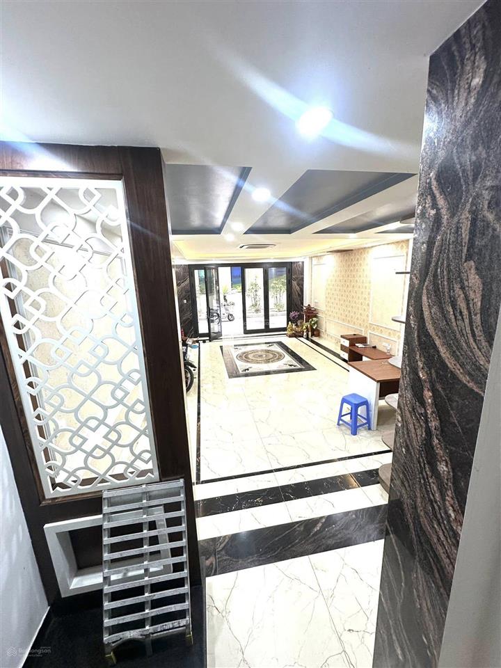 Bán nhà phân lô thang máy siêu đẹp phố đỗ quang  6 tầng, 60m, mt 5.2m, giá 36.6 tỷ