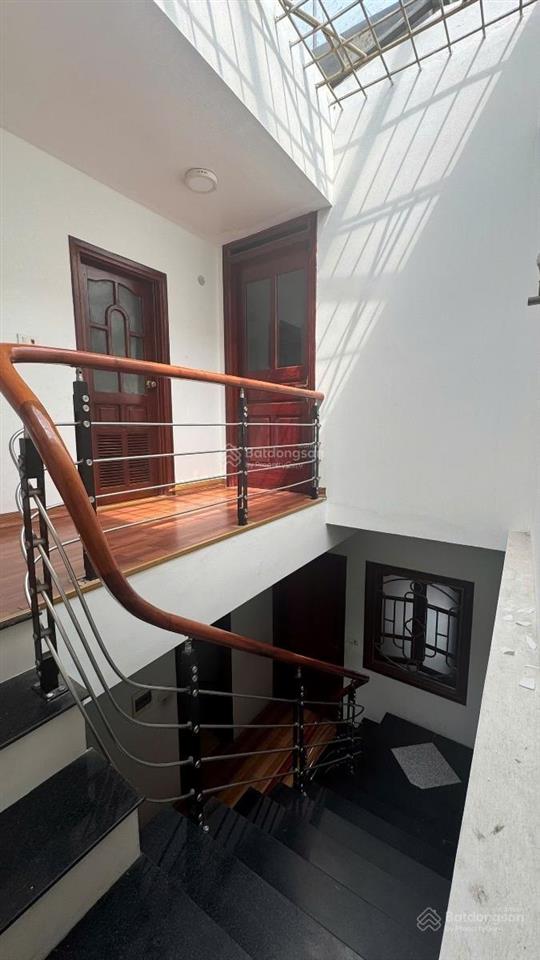Bán tòa nhà 7 tầng cầu giấy dt 80m2, mt 5m, chào 41 tỷ