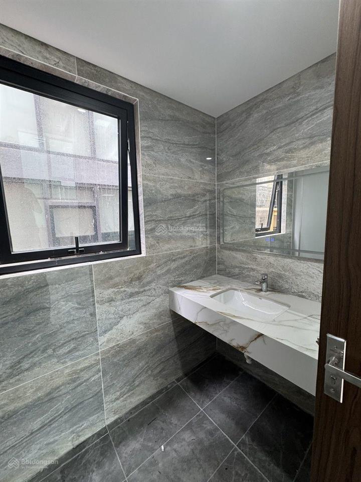 Bán tòa văn phòng 9 tầng có hầm, 3 mặt tiền nổi bật thanh xuân, dt 160m2, mt 9m, chào 130 tỷ