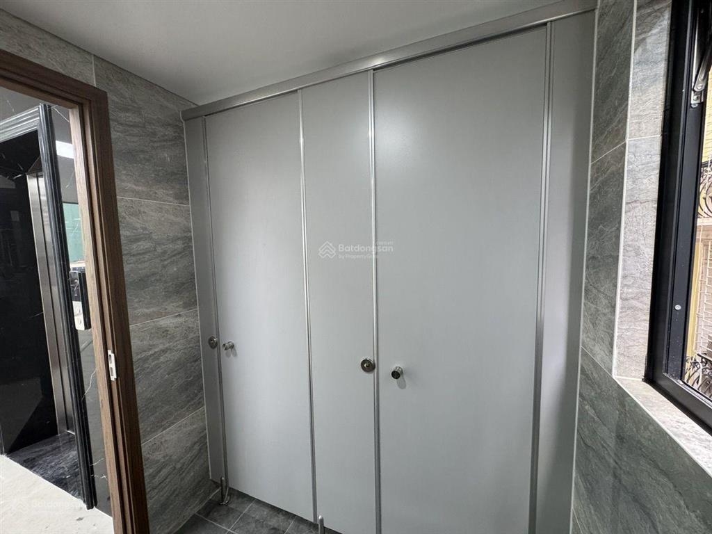 Bán tòa văn phòng 9 tầng có hầm, 3 mặt tiền nổi bật thanh xuân, dt 160m2, mt 9m, chào 130 tỷ