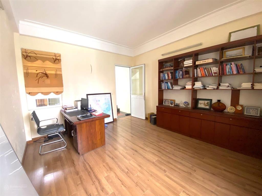 Giảm 1,5 tỷ , 23,5 tỷ lô góc xuân thuỷ , kd/vp, cty , 50m2, cách mp 30m