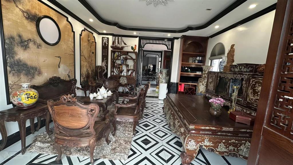 Chủ giảm 1,5 tỷ , 23 tỷ , ngõ 5 hoàng quốc việt , 90m2 , mt 6m , vp/cty , đầu tư , cách mp 30m ,