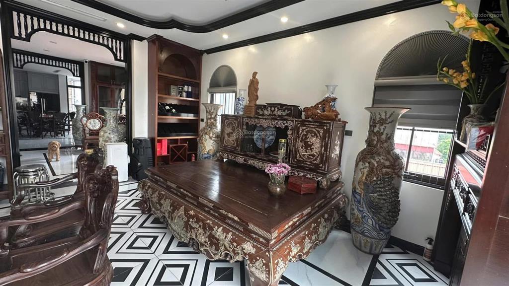 Chủ giảm 1,5 tỷ , 23 tỷ , ngõ 5 hoàng quốc việt , 90m2 , mt 6m , vp/cty , đầu tư , cách mp 30m ,