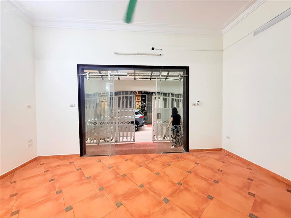 (giảm 1 tỷ), 26,1 tỷ , 60m2 , mt 5,5m, phân lô trần quốc hoàn, kd/ vp, cty kết hợp ở trên