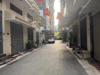 Cần bán gấp , 45m2 , 7 tầng thang máy , thông sàn , phù hợp làm vp , cty ,
