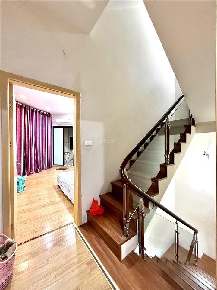 Hiếm, lô góc nguyễn phong sắc , 70m2 , 4 tầng , ở kết hợp kinh doanh , và dòng tiền