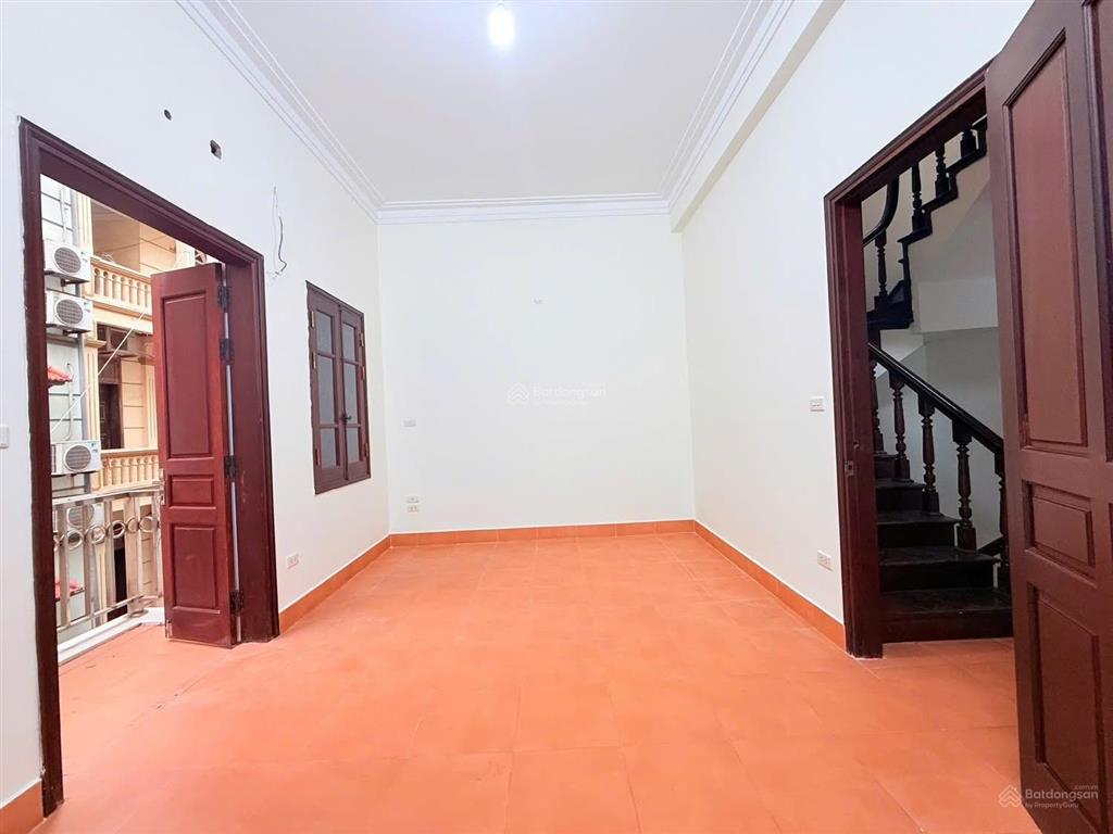 Giảm 1 tỷ , 26 tỷ, phân lô trần quốc hoàn , 55m2 , mt 5,5m, ô tô tránh , cách phố 50m