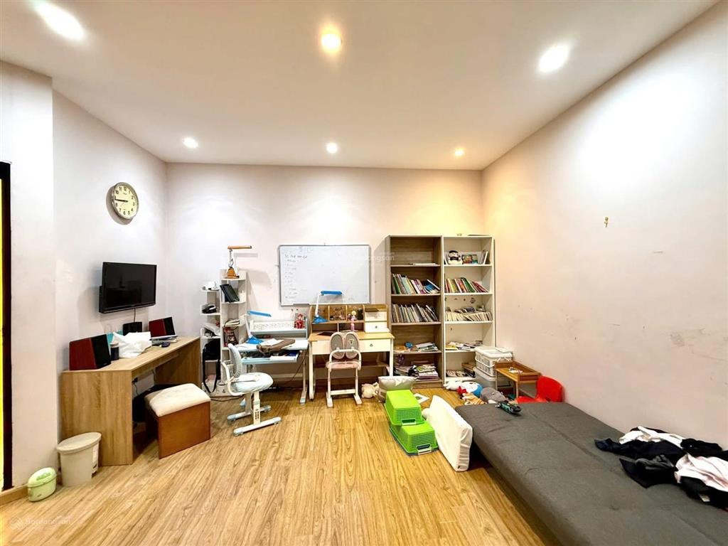 Giảm 1 tỷ , 25,5 tỷ , lô góc , trần quốc hoàn , 70m2 , 4 tầng , ô tô tránh , làm vp , cty , và ở