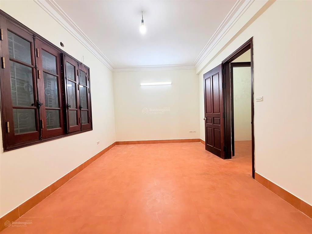 Chính chủ cần bán trần quốc hoàn  60m2  mt 5,5m  26 tỷ  làm vp  cty  dòng tiền kết hợp ở