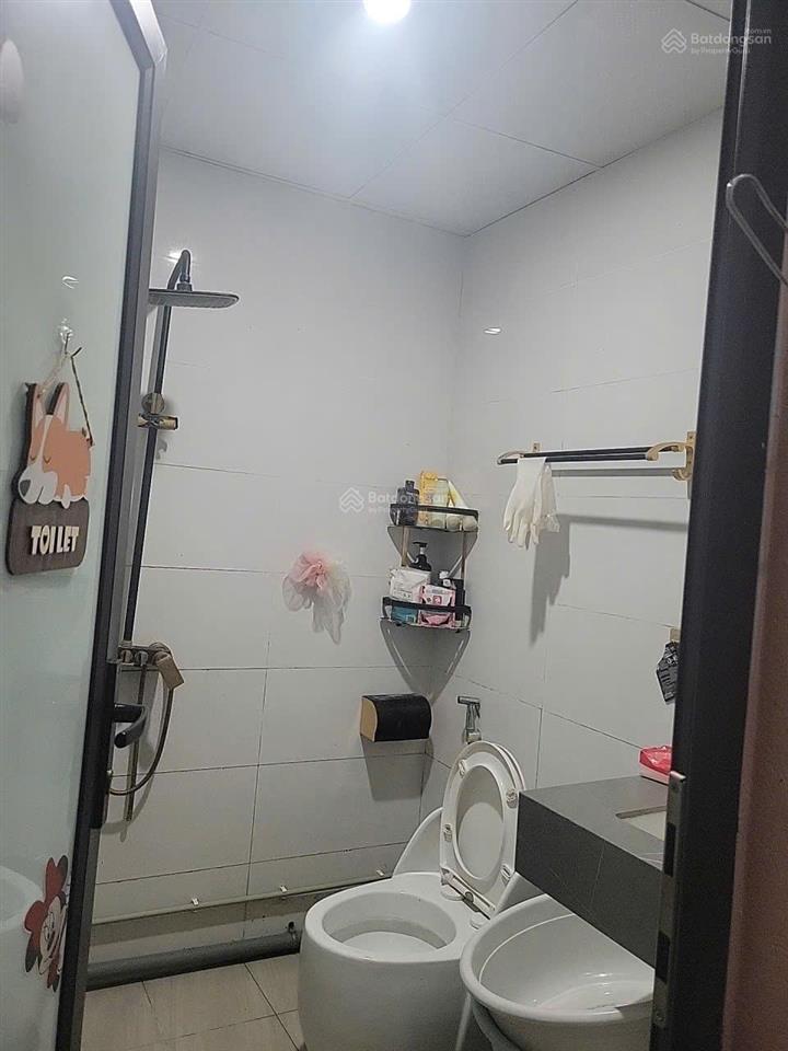Cho thuê phòng, ngõ 8 lê quang đạo, 35m2, thang máy, đầu đủ đồ, xách vali đến ở, giá 4,2tr