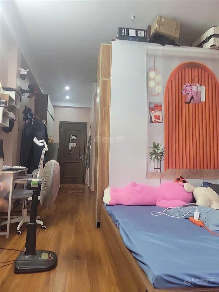 Cho thuê phòng, ngõ 8 lê quang đạo, 35m2, thang máy, đầu đủ đồ, xách vali đến ở, giá 4,2tr