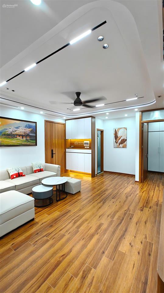 Bán chung cư 4f mặt phố trung hòa, ngã tư vũ phạm hàm 62m2  5.8 tỷ  0988 579 ***