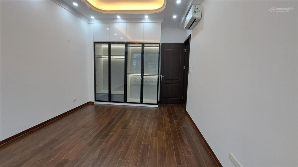 Bán chung cư 17t5 hoàng đạo thúy  151m2  10.8 tỷ  0988 579 ***