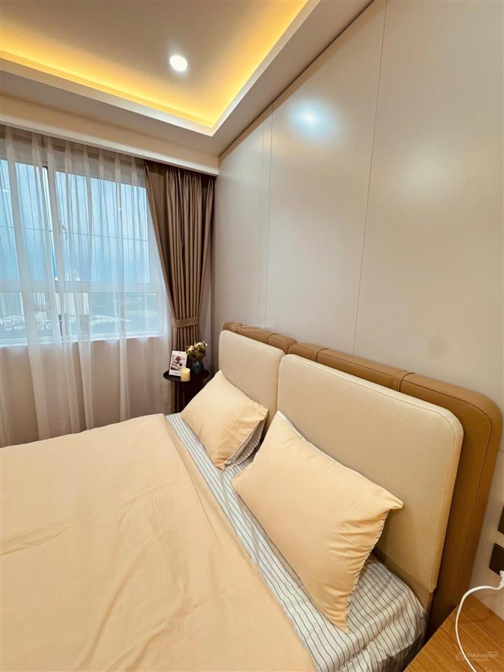 Cho thuê golden park số 2 phạm văn bạch 95m2  3 ngủ  22 triệu  0988 579 ***