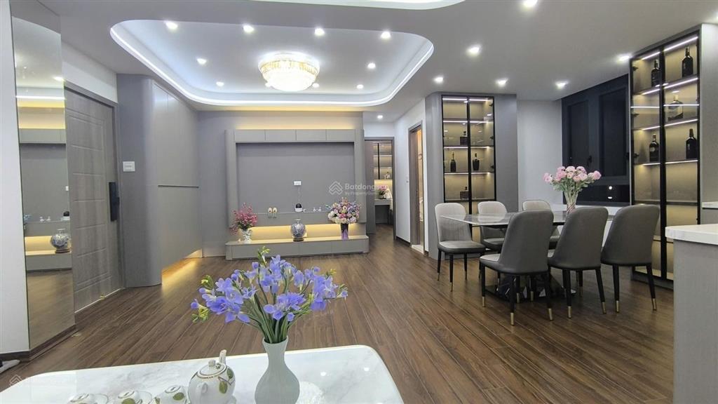 Bán căn góc chung cư ct4 mễ trì hạ  120m2  8,3 tỷ  0988 579 ***