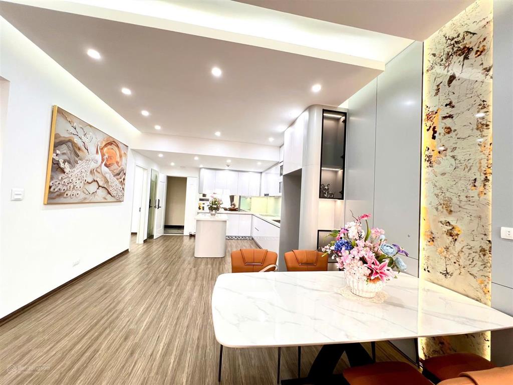 Bán căn 4 ngủ viện chiến lược khoa học công an  135.4m2 nhà mới tinh cực đẹp  0988 579 ***