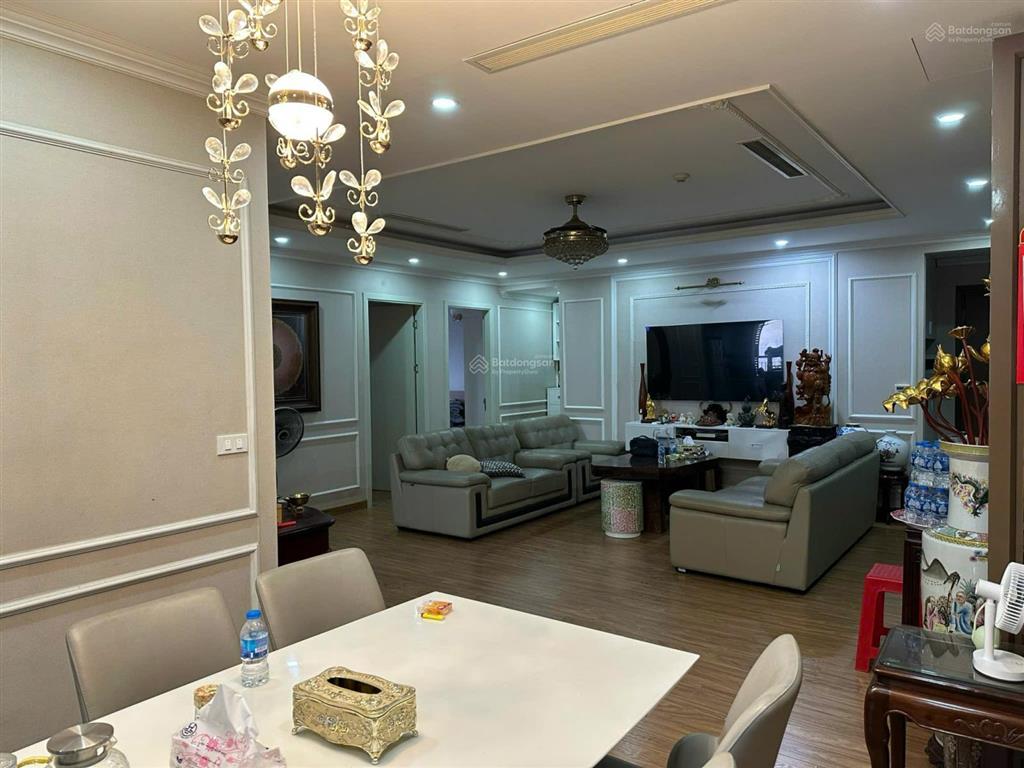 Thống nhất complex. căn góc dt 123m2, 3pn, 2vc, 12tỷ6 không đăng ảo mất time. giá tốt ac ơi