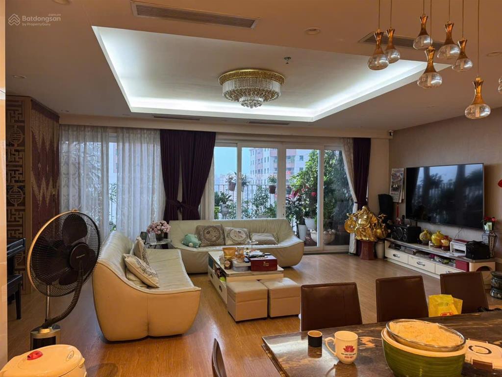 Thanh xuân complex. căn góc dt 122,6m2. 3pn full nội thất. gía chuẩn 12tỷ ( chủ nhà thiện chí )