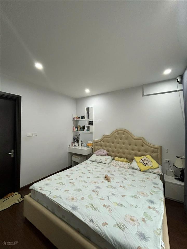 Hh2 bắc hà. chủ nhà gửi bán góc 4pn  3vs. dt 146m2. giá 9tỷ5, sẵn sổ full nt view thoáng