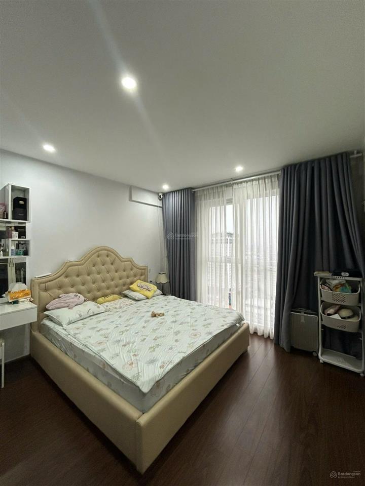 Hh2 bắc hà. chủ nhà gửi bán góc 4pn  3vs. dt 146m2. giá 9tỷ5, sẵn sổ full nt view thoáng