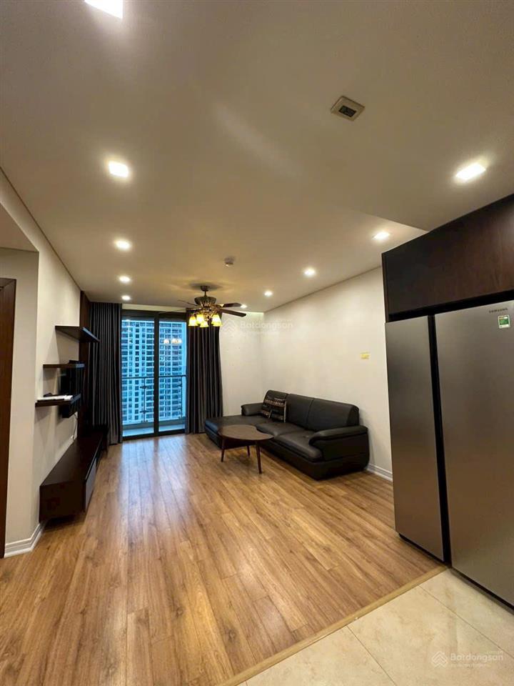 Goldseason 47 nguyễn tuân. căn hộ 2pn, 2vc, dt 76m2. giá 7tỷ8 ban công đn. sổ đổ lâu dài.