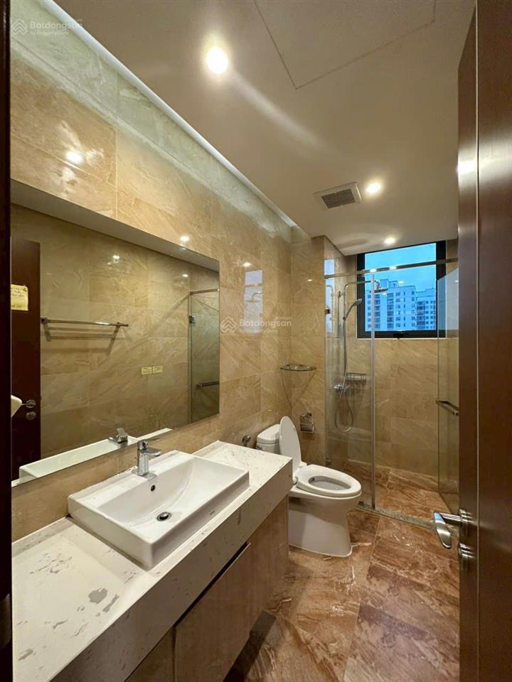 Goldseason 47 nguyễn tuân. căn hộ 2pn, 2vc, dt 76m2. giá 7tỷ8 ban công đn. sổ đổ lâu dài.