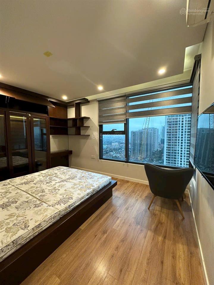 Goldseason 47 nguyễn tuân. căn hộ 2pn, 2vc, dt 76m2. giá 7tỷ8 ban công đn. sổ đổ lâu dài.