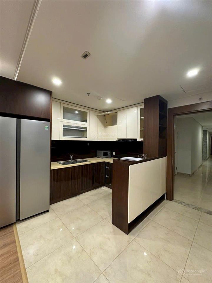 Goldseason 47 nguyễn tuân. căn hộ 2pn, 2vc, dt 76m2. giá 7tỷ8 ban công đn. sổ đổ lâu dài.