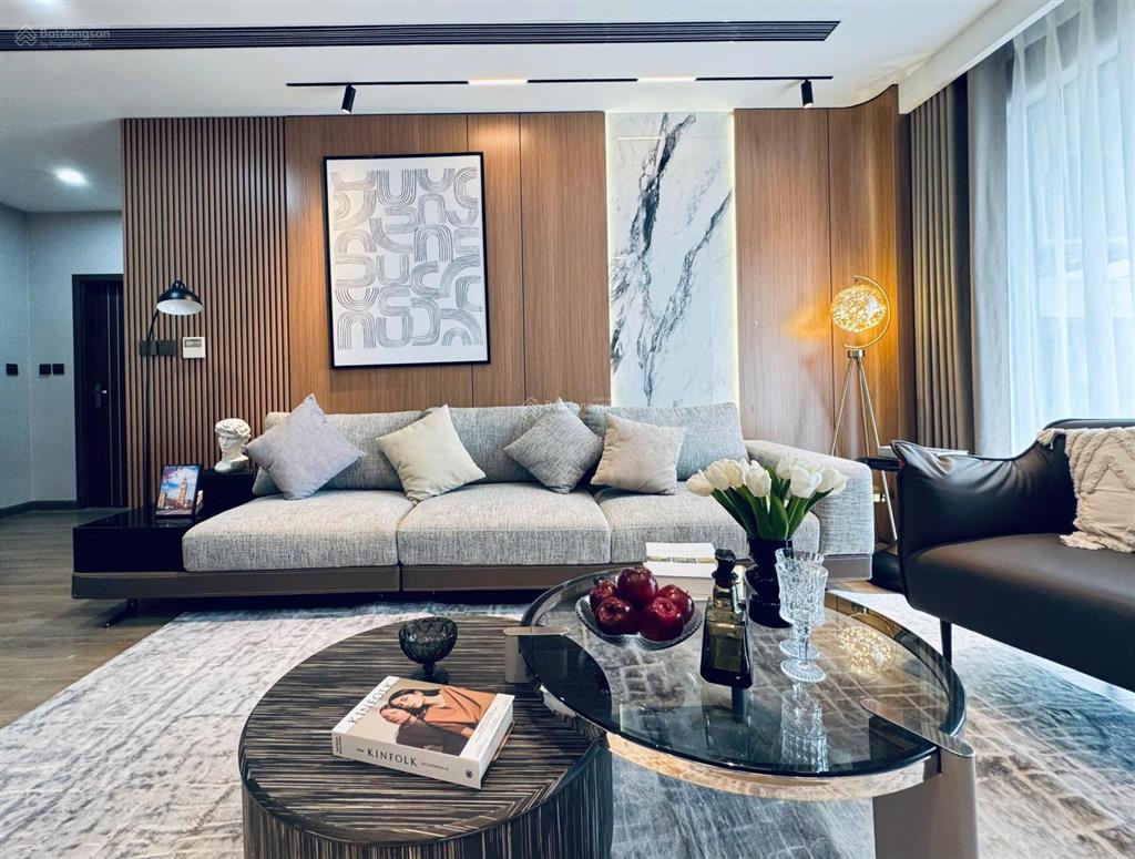 ( the sun mễ trì ) chủ nhà gửi bán căn góc. 3pn. 2vc. dt 81m2. tầng cao view thoáng. gía 7tỷ