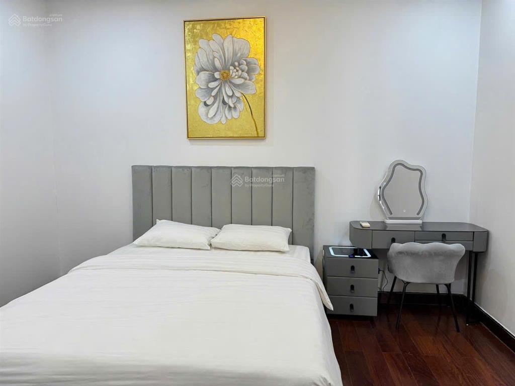 Vov mễ trì. 4,5 tỷ, dt 62m2, 2pn, 1wc, chính chủ cần bán gấp trong tháng tầng trung full nội thất.