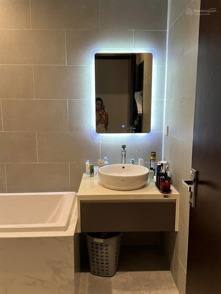 Handi resco 31 lê văn lương chủ nhà gửi bán căn góc 3pn, dt 98m2. gía 9tỷ3 chủ thiện chí bán