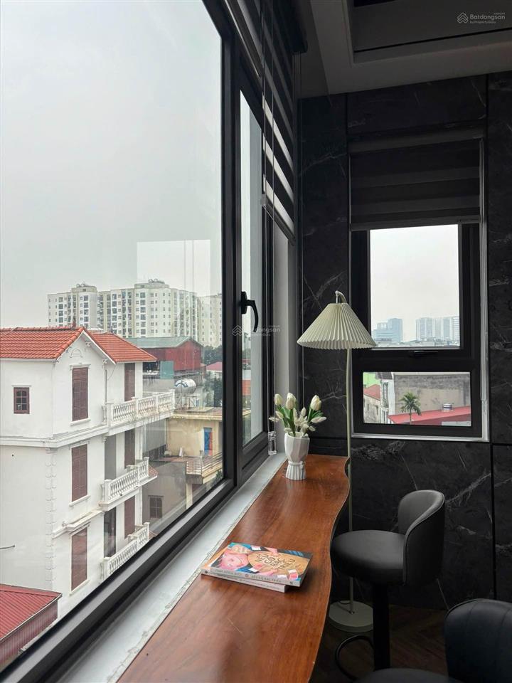 Giảm 1 tỷ! nhà nguyễn văn cừ 50m 8 tầng thang máy gara 7 chỗ full nội thất 18,5 tỷ